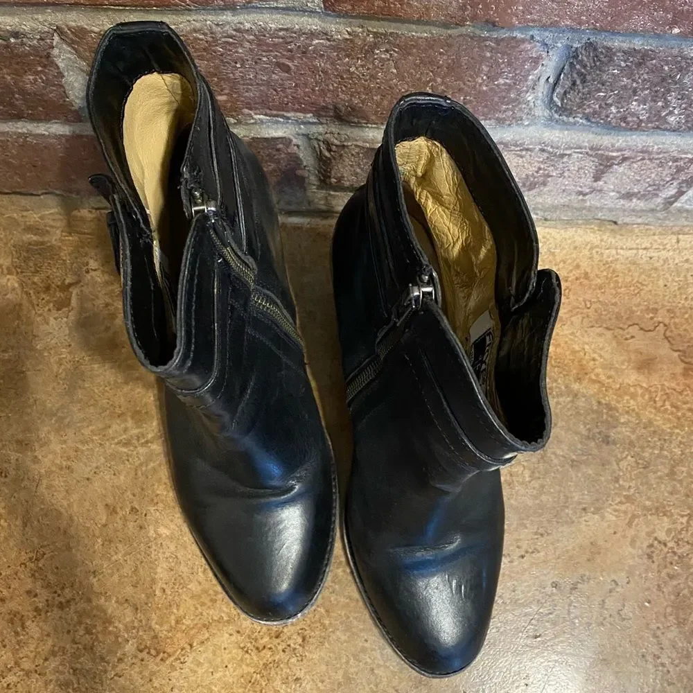 Frye Black leather Jenny Shield stack heeled‎ short boot Booties sz 8.5